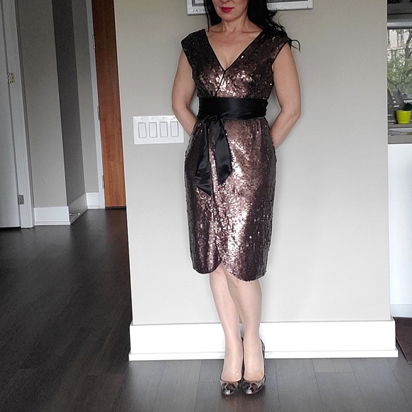 ๐ 3X HOST PICK ๐ BCBG MaxAzria Sequins Cocktail Dress - Picture 9 of 15